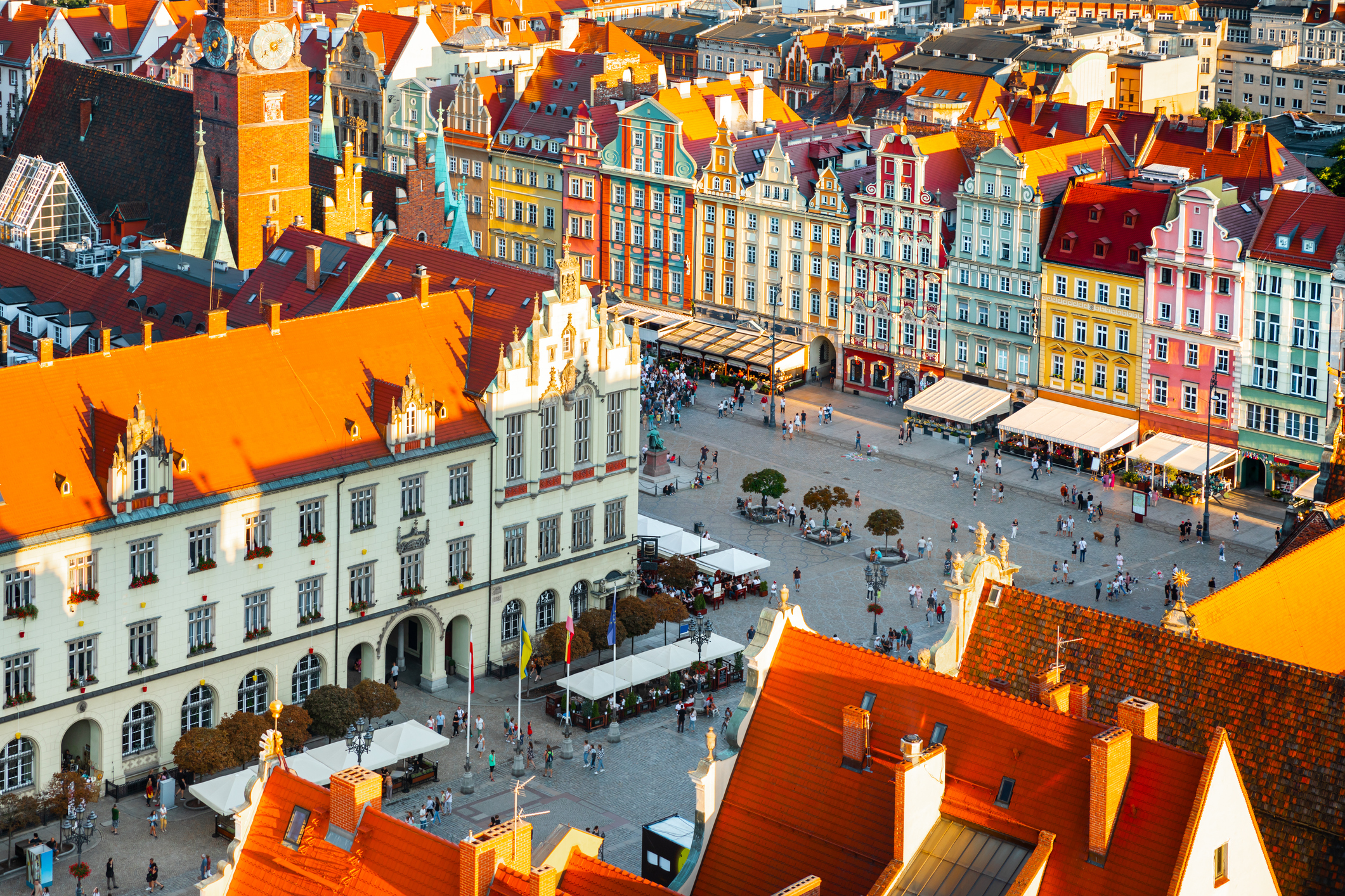 Luftbild-Panoramaansicht des Breslauer Marktplatzes. Wroclaw, Polen, Europa